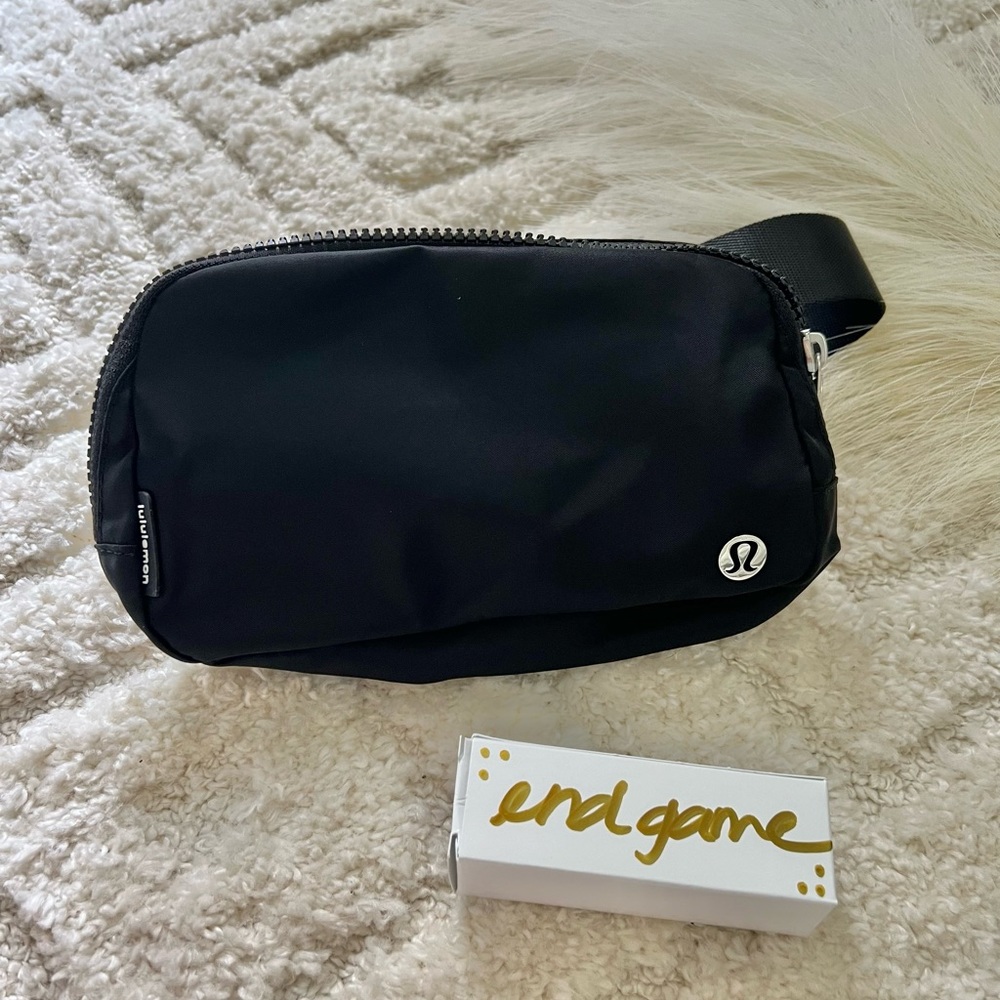 Lululemon Everywhere Belt Bag (Black)